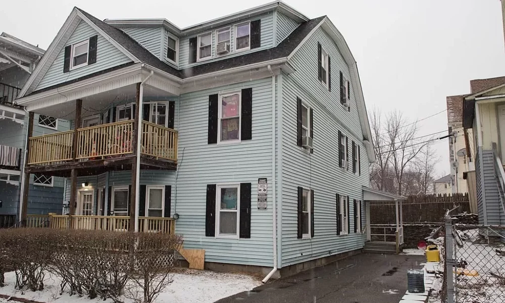 38 Oberlin St, Worcester, MA 01610